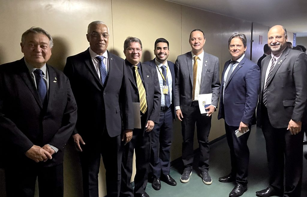 Agenda Legislativa/2024 do corretor de imóveis é apresentada ao Congresso Nacional pelo Sistema Cofeci-Creci
